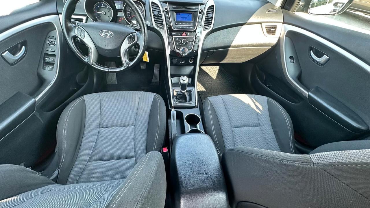 Hyundai i30 1.6 110 CV