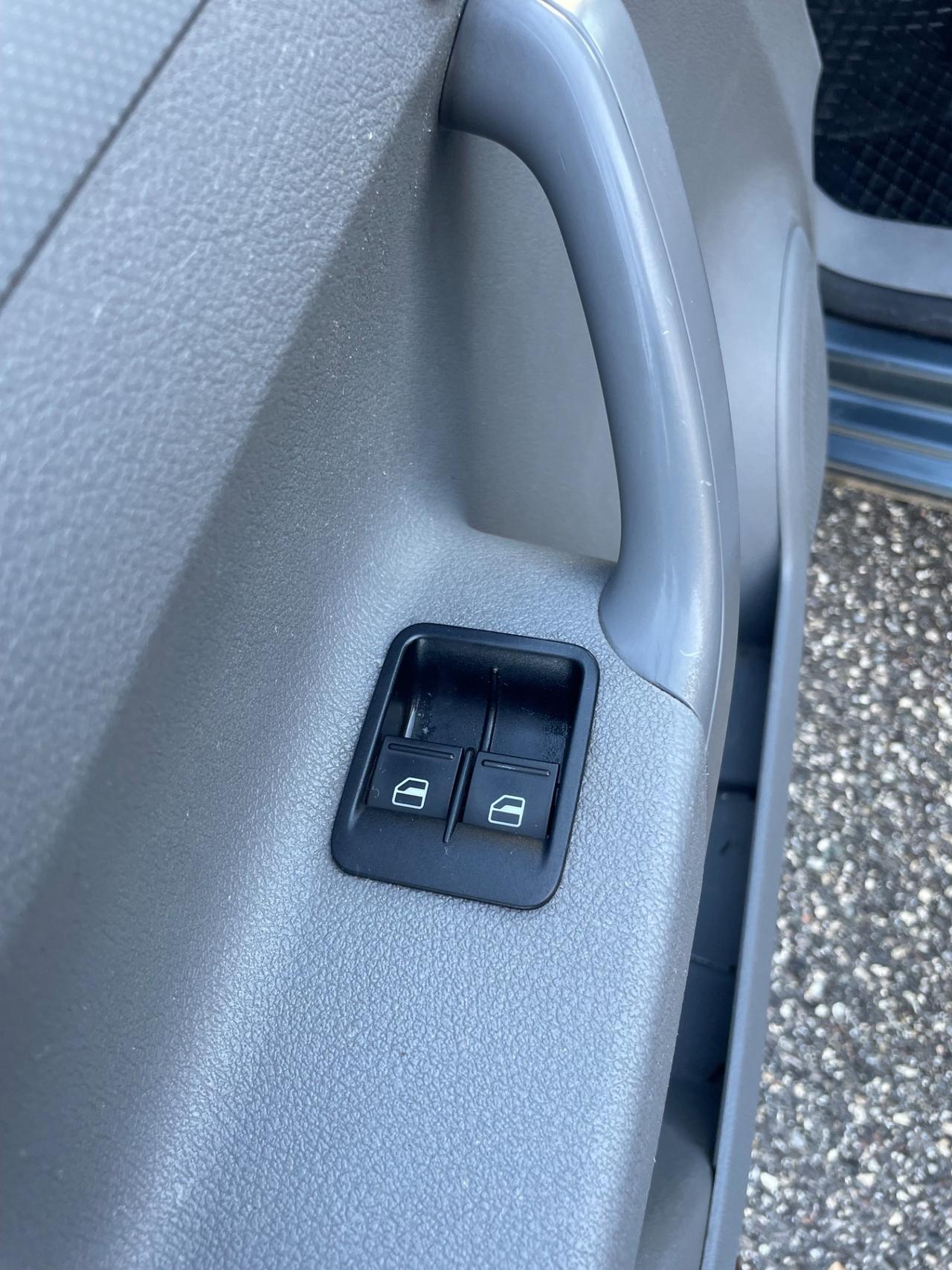 Volkswagen Caddy 2.0 Ecofuel 4p. Van Vetrato