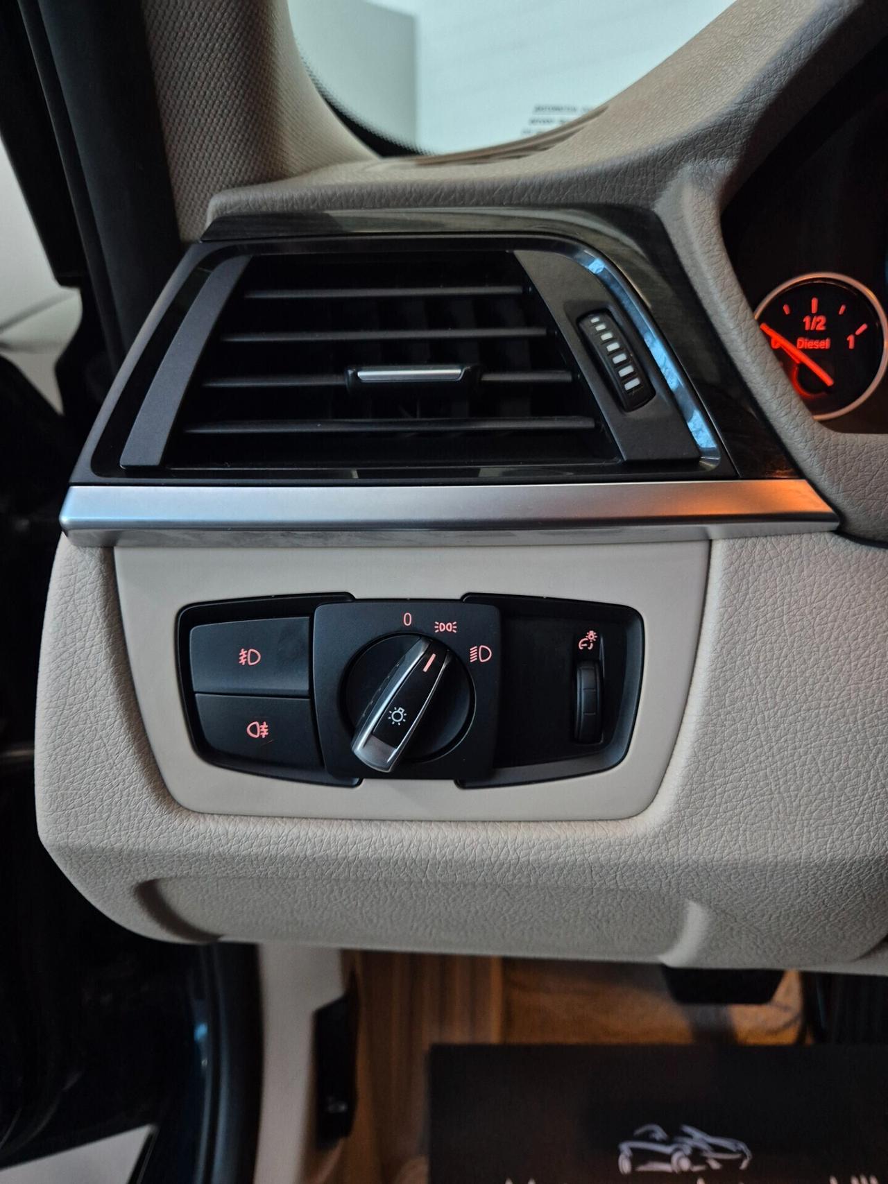 BMW 320 touring modern 2.0d 184cv Automatica Navigatore