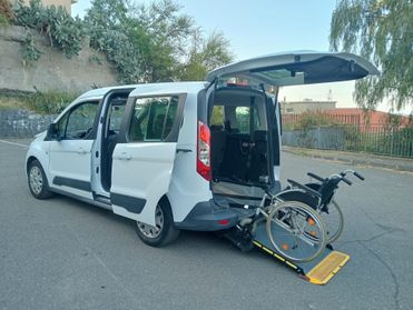 Ford Tourneo Connect Pianale ribassato con rampa disabili in carrozzina