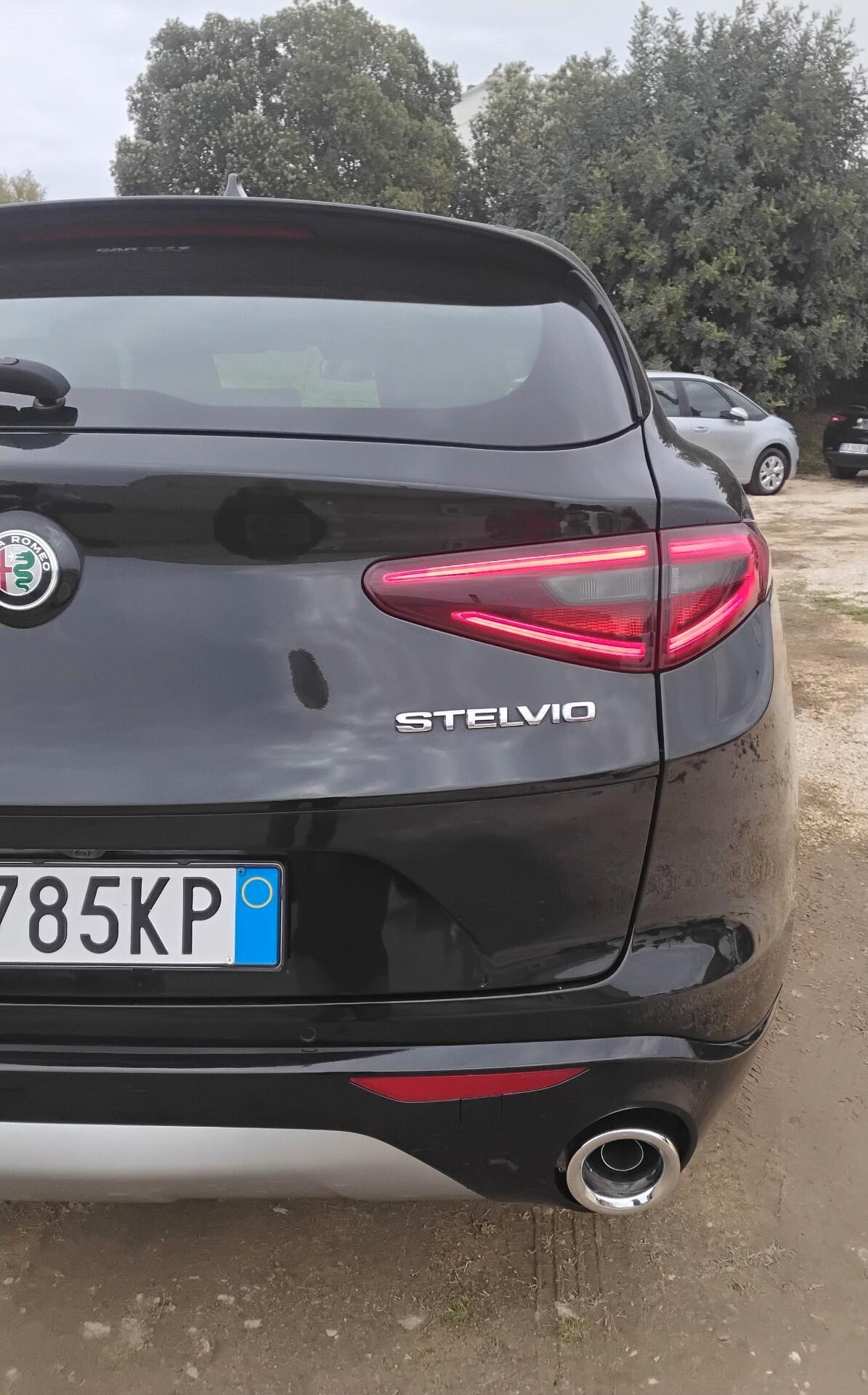 Alfa Romeo Stelvio 2.2 Turbodiesel 190 CV AT8 RWD Executive