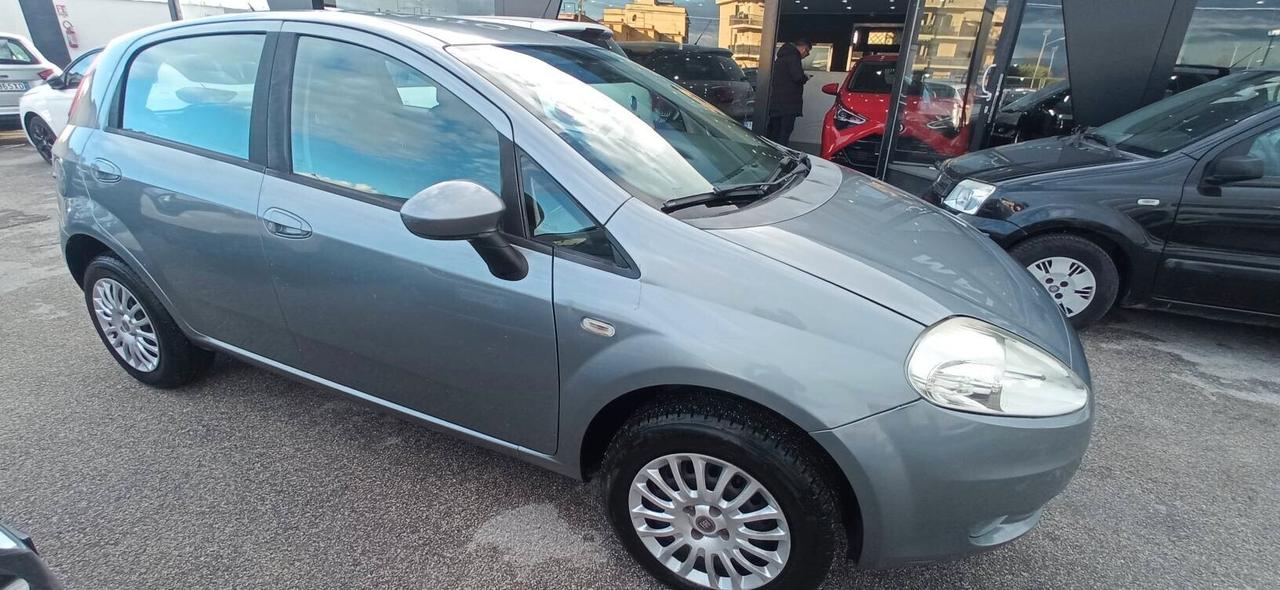 Fiat Grande Punto entra