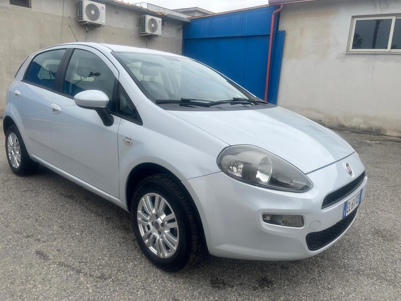 Punto Fiat g punto 5P-1.4-77cv- metano -full-2012