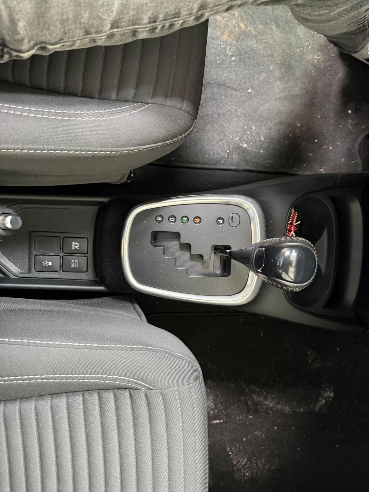 Toyota Yaris 1.5 benzina/Hybrid 73cv automatica