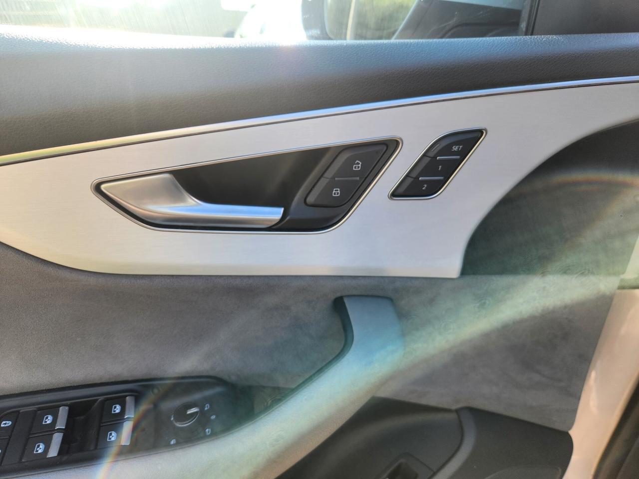 Audi A8 3.0 SLINE