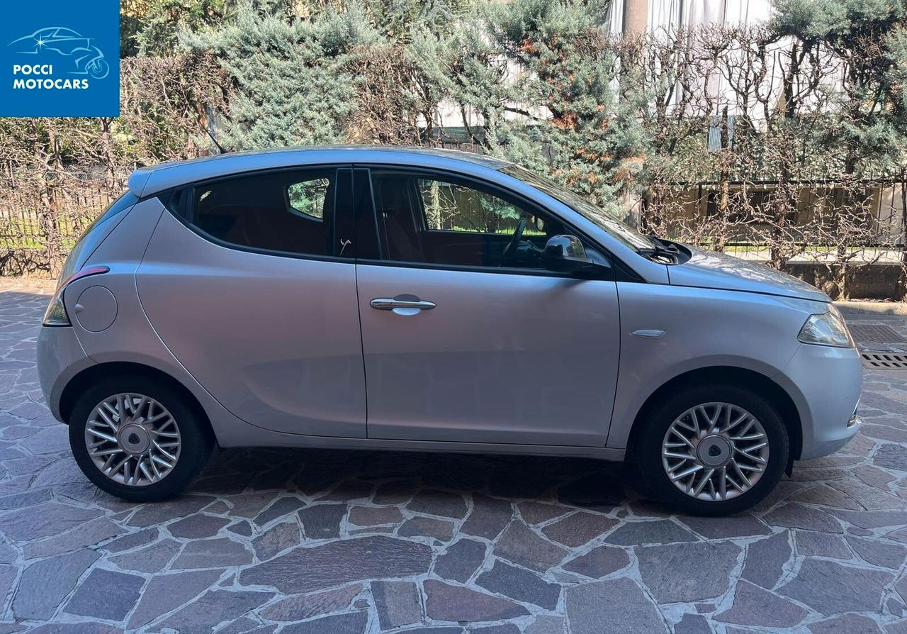 Lancia Ypsilon 1.2 69 CV 5 porte Gold