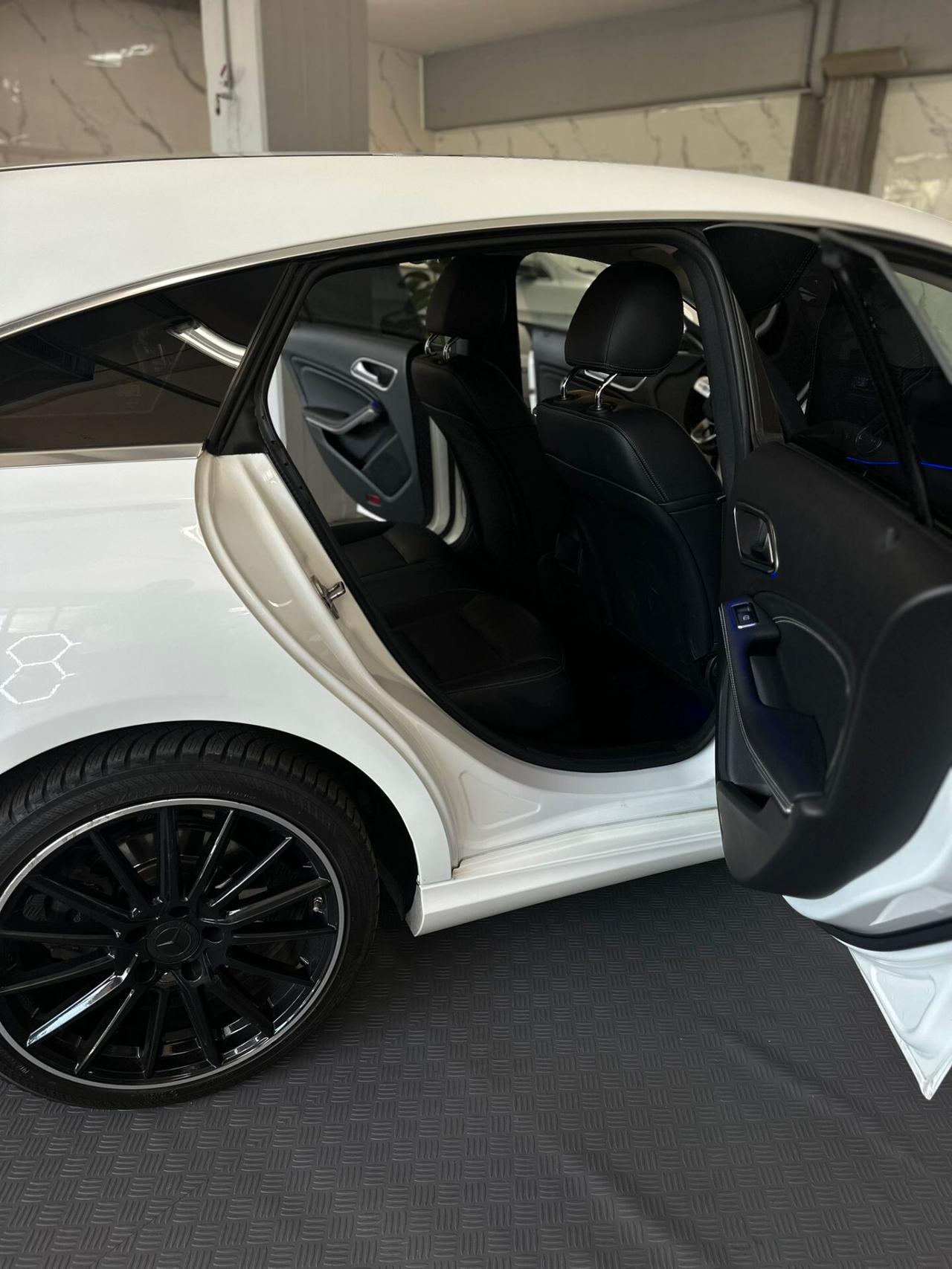 Mercedes-benz CLA 200 d 4Matic Automatic Premium
