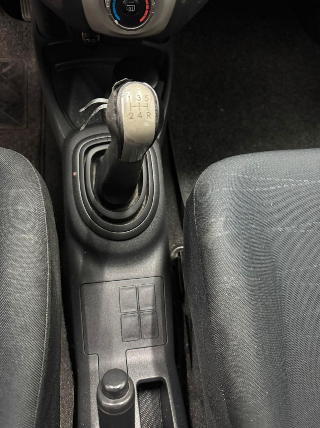 Toyota Yaris 1.0 5 porte Sol