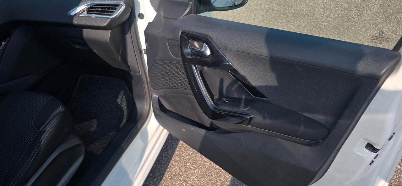 Peugeot 208 1.6 e-HDi 92 CV Stop&Start 5 porte Allure