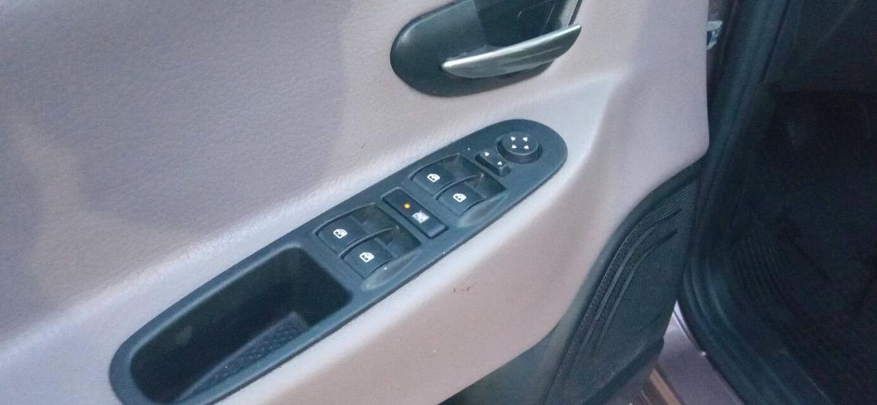 Lancia Ypsilon 1.2GPL PLATINO LEGGI!