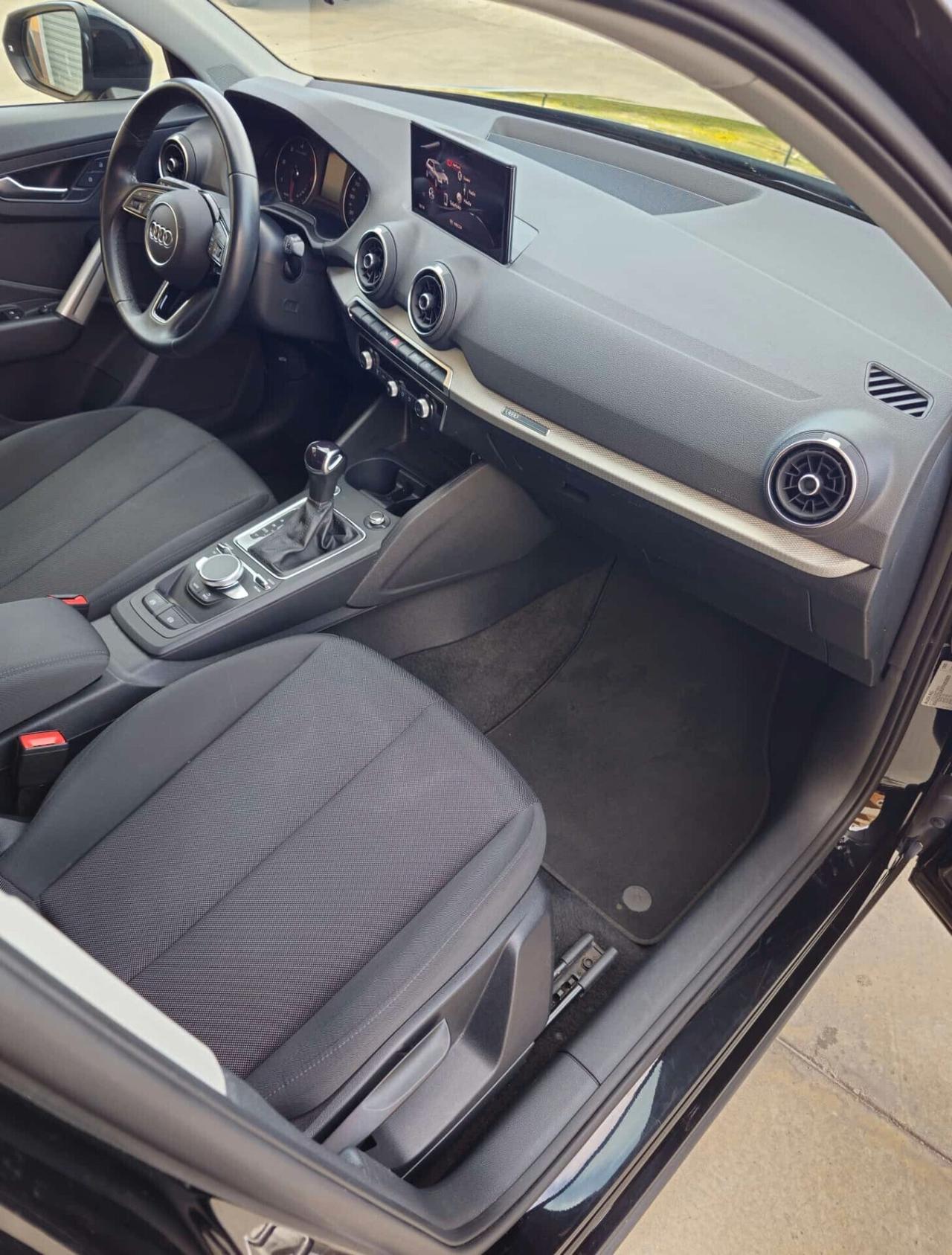 Audi Q2 30 TDI S tronic Business Advanced