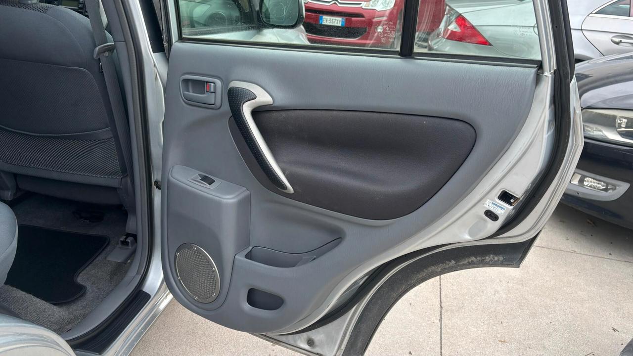 Toyota RAV 4 RAV4 2.0 Tdi D-4D cat 5 porte