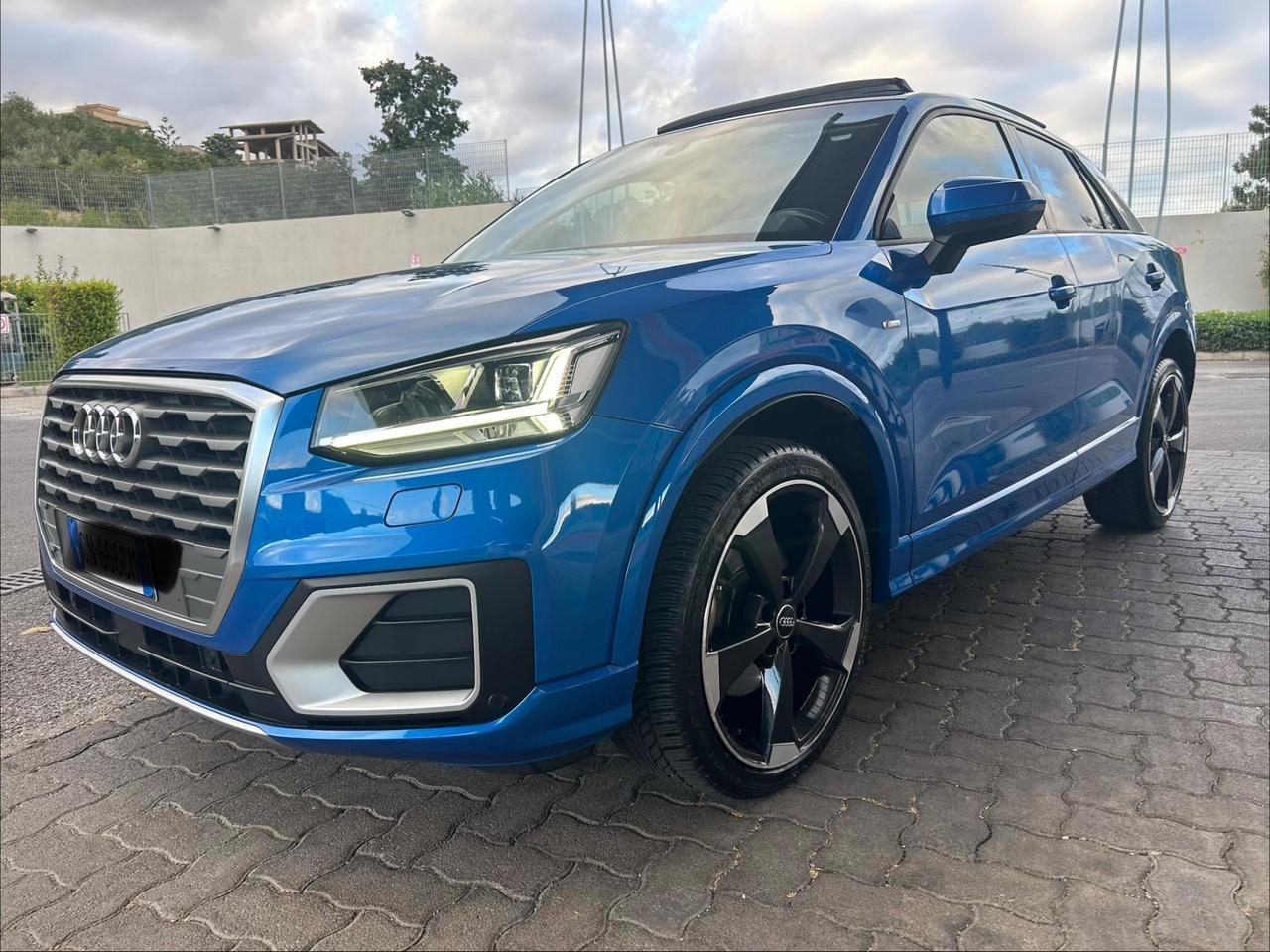 Audi Q2 30 TDI S line Edition tetto