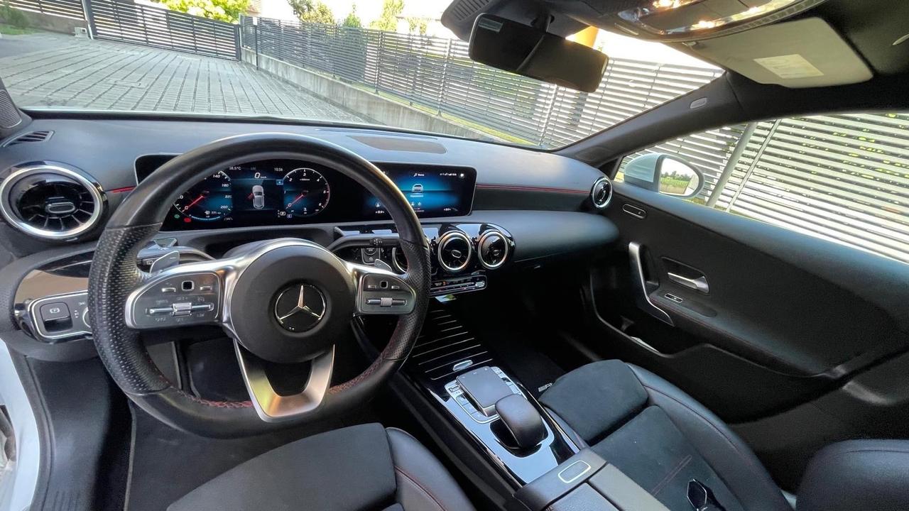 Mercedes-benz A 200d Premium Plus AMG