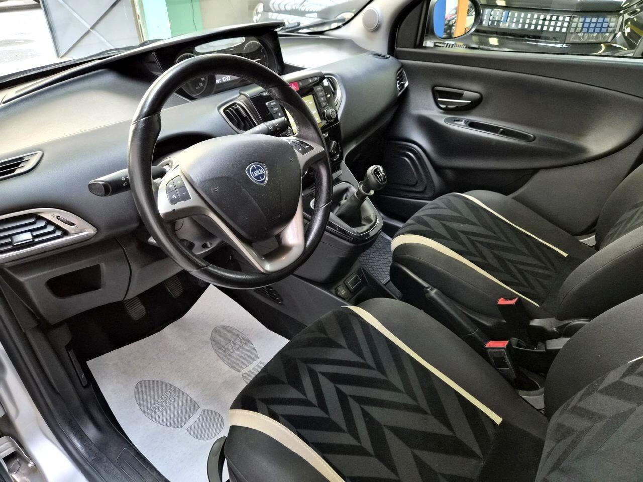 Lancia Ypsilon 1.2 Gold 69cv