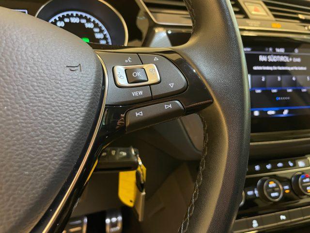 VOLKSWAGEN Touran 2.0 TDI DSG Business GANCIO Navi Bluetooth