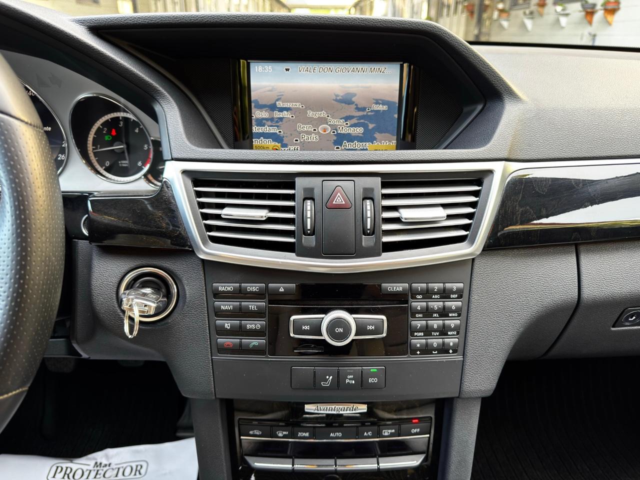 Mercedes-benz E 220 CDI BlueEFFICIENCY Avantgarde
