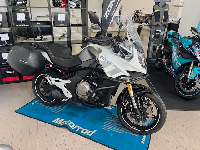 CF MOTO MT 650 ABS