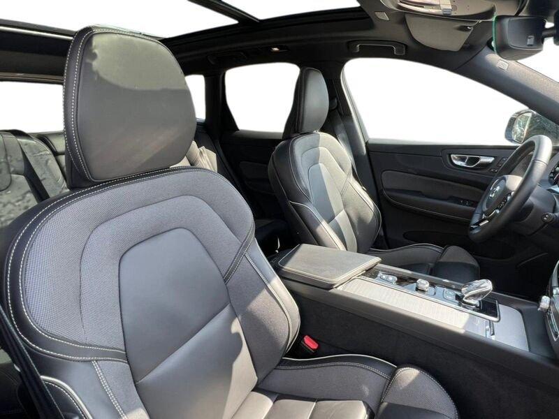 Volvo XC60 Recharge T6 253+145 CV Plug-in hybrid AWD Automatico Ultra Black Edition