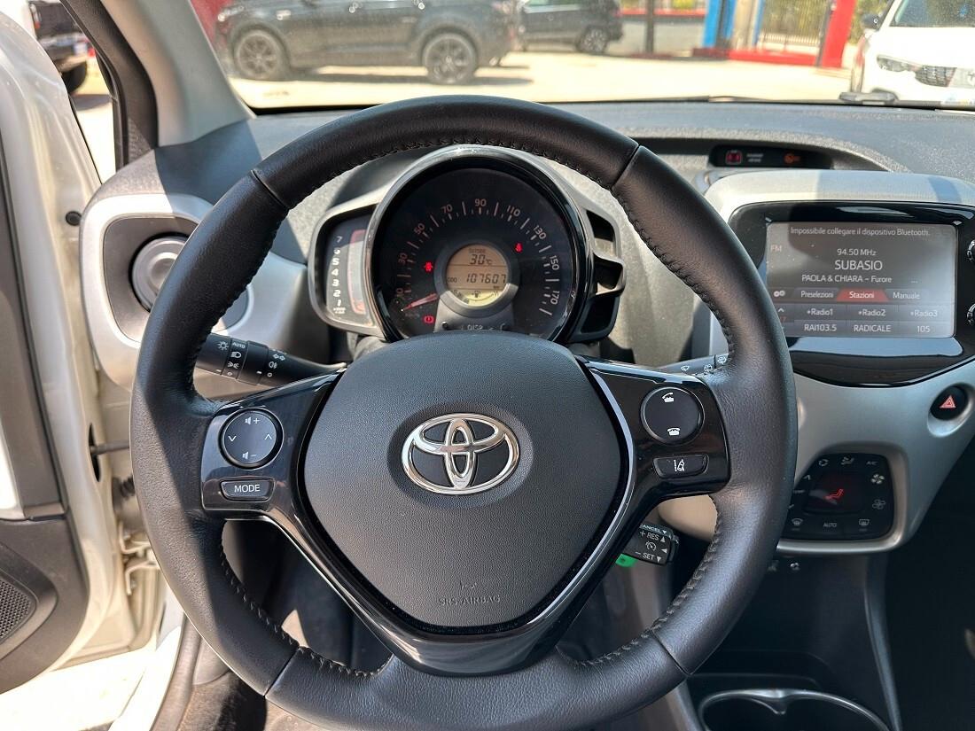 Toyota Aygo 1.0 VVT-i 69 CV 5 porte x-cool TSS