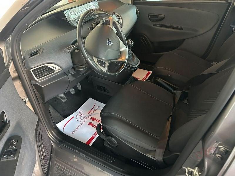 Lancia Ypsilon 1.0 FireFly 70cv Hybrid Gold