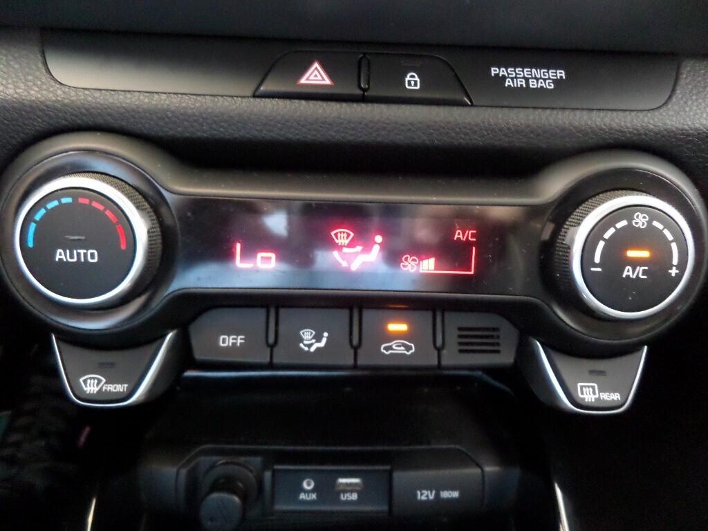 KIA STONIC 1.4 MPI ECOGPL STYLE - Navi-CarPlay-Park-Camera-Cerchi 17"