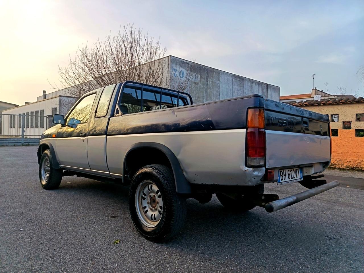 Nissan King Cab Pick-up