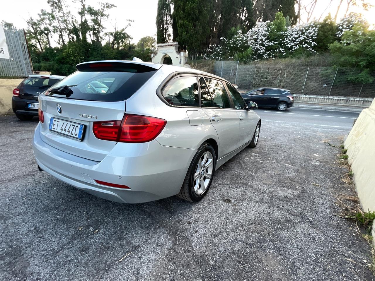 Bmw 320 320d Touring cambio automatico - navigatore