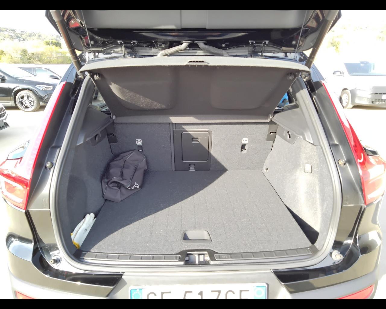 VOLVO XC40 - XC40 1.5 t2 Momentum Pro auto my21