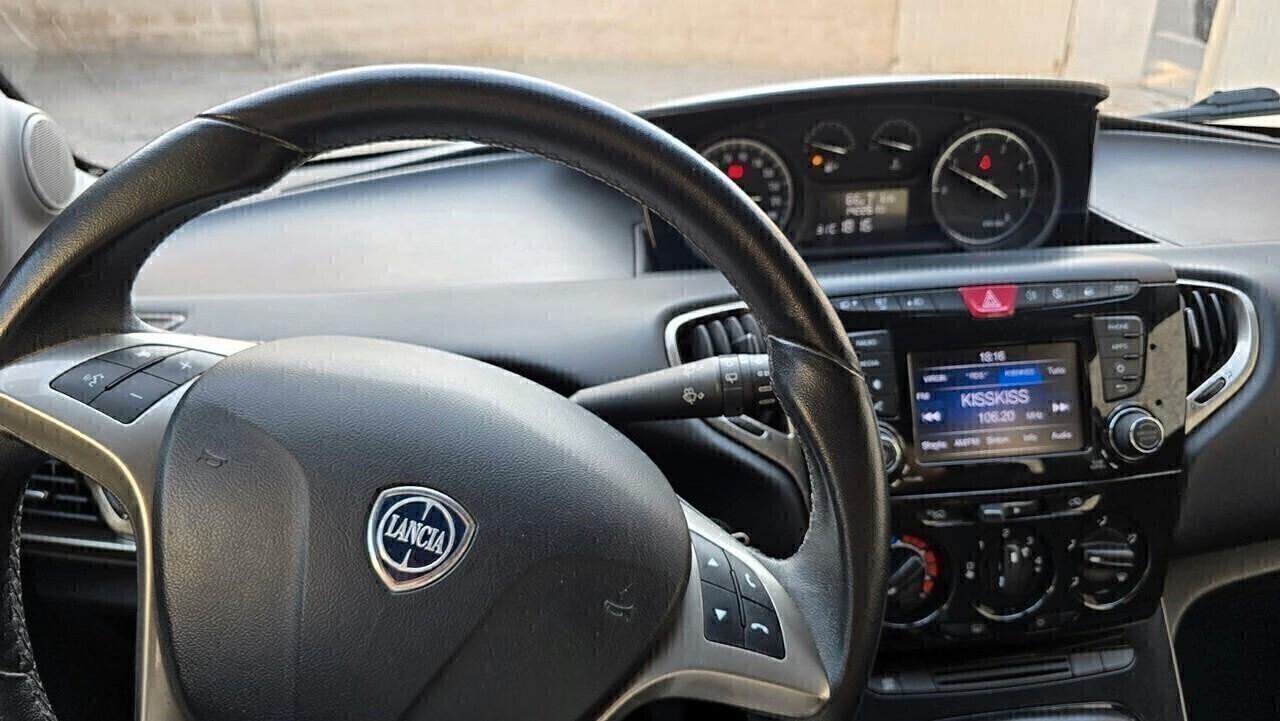 Lancia Ypsilon 1.3 MJT 95CV S&S GOLD