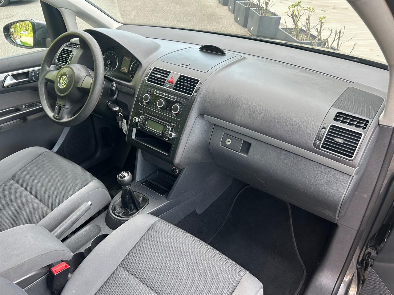 Volkswagen Touran 1.2 TSI Trendline * 7 POSTI * Neo patentati