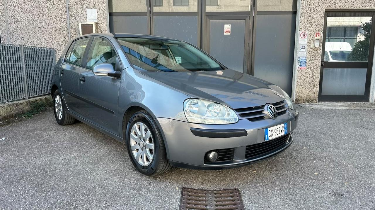 Volkswagen Golf 1.6 16V FSI 5p. Comfortline