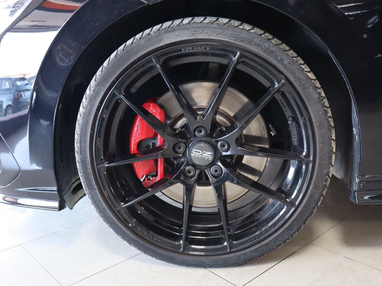 Volkswagen Golf GTI Ultimate 2.0 TSI GTI #10150