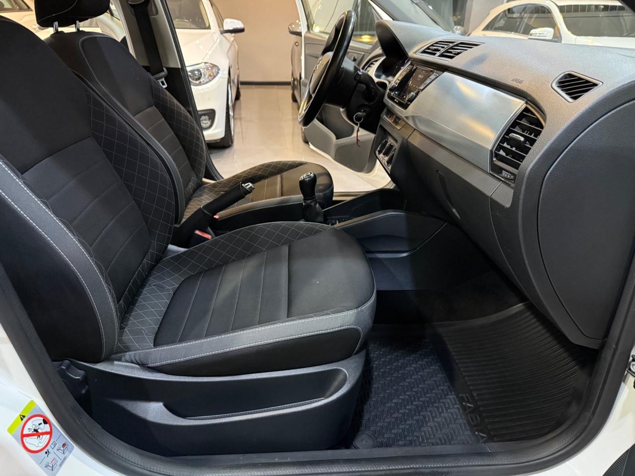 Skoda Fabia Berlina 1.0 mpi Business 75cv NEOPATENTATI !!