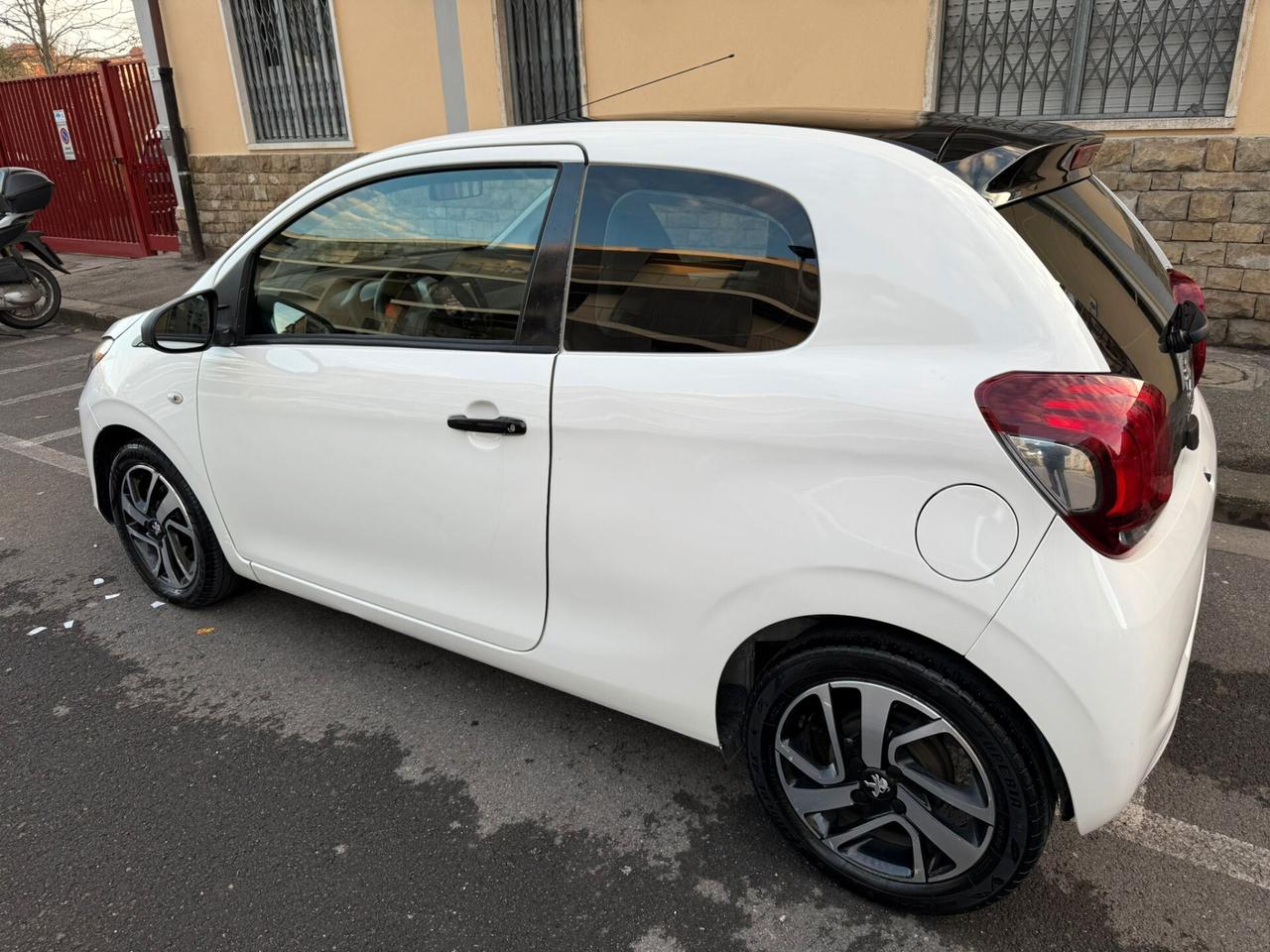 Peugeot 108 VTi 68 3 porte Allure