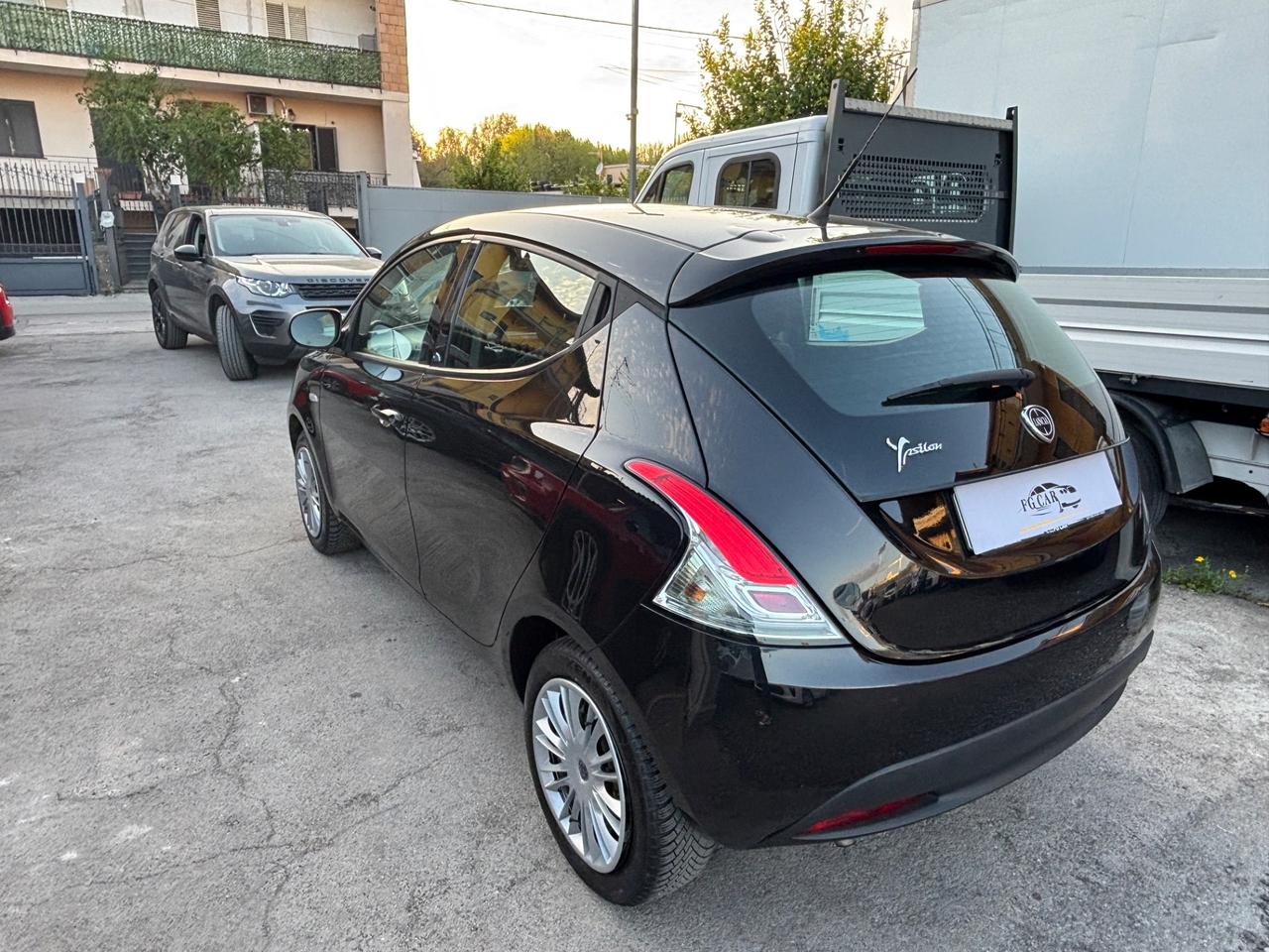 Lancia Ypsilon 1.2 69 CV 5 porte S&S Gold