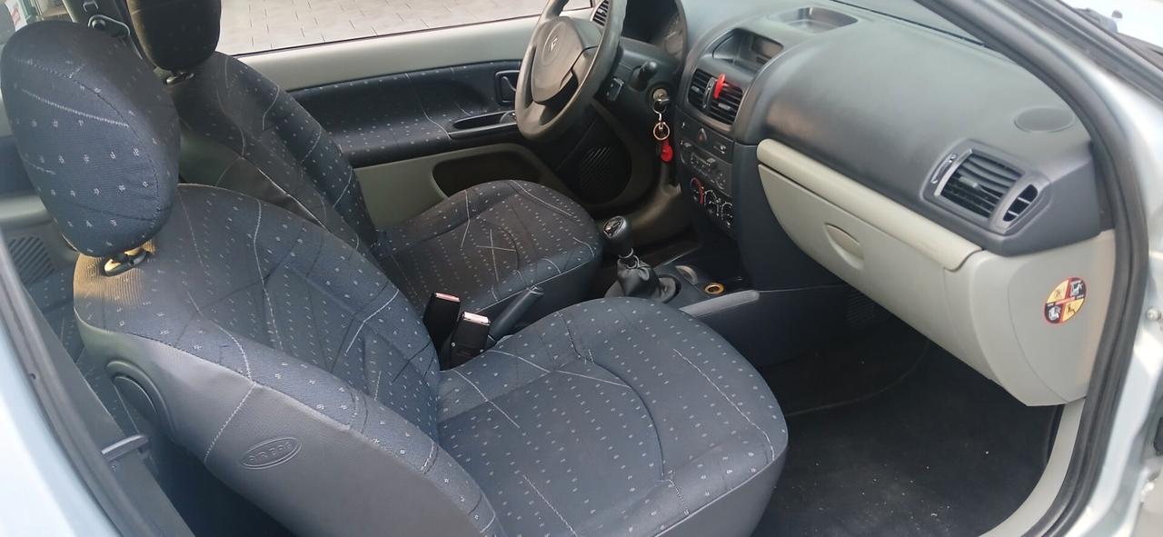 Renault Clio 1.2 cat neopatentati benzina