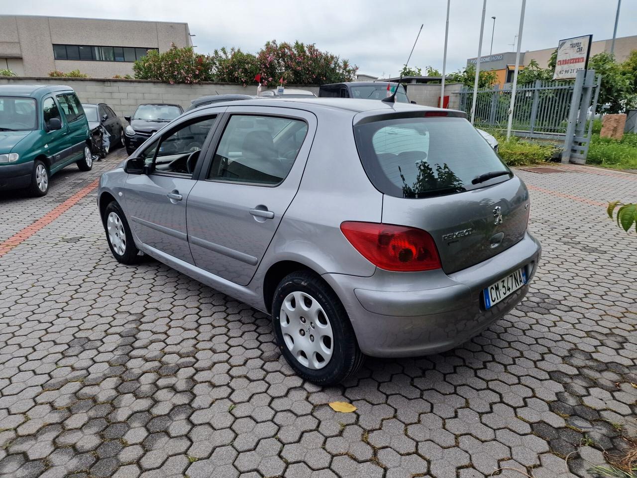 Peugeot 307 1.4 benzina 120000 km