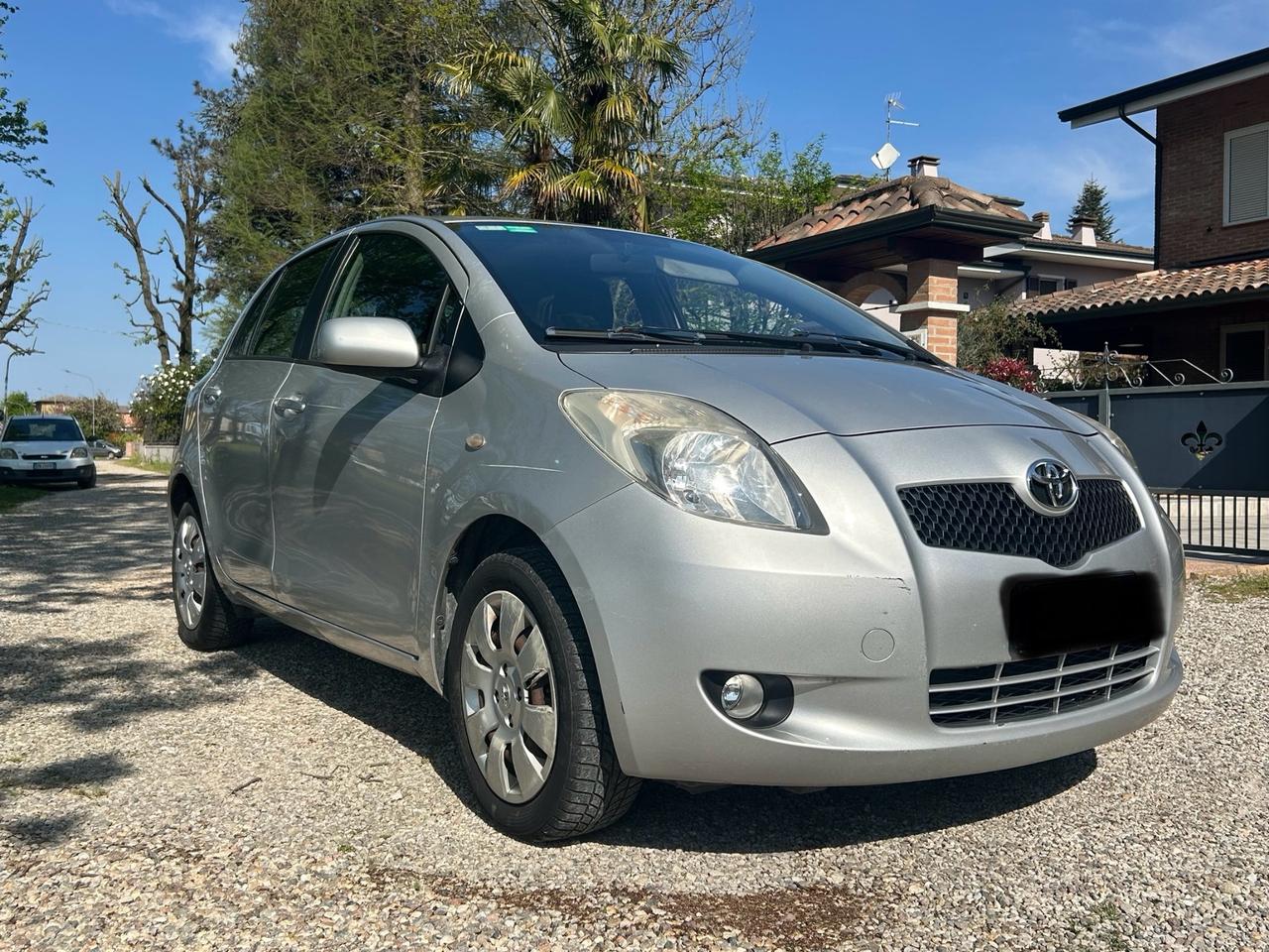 Toyota Yaris 1.0 5 porte Sol