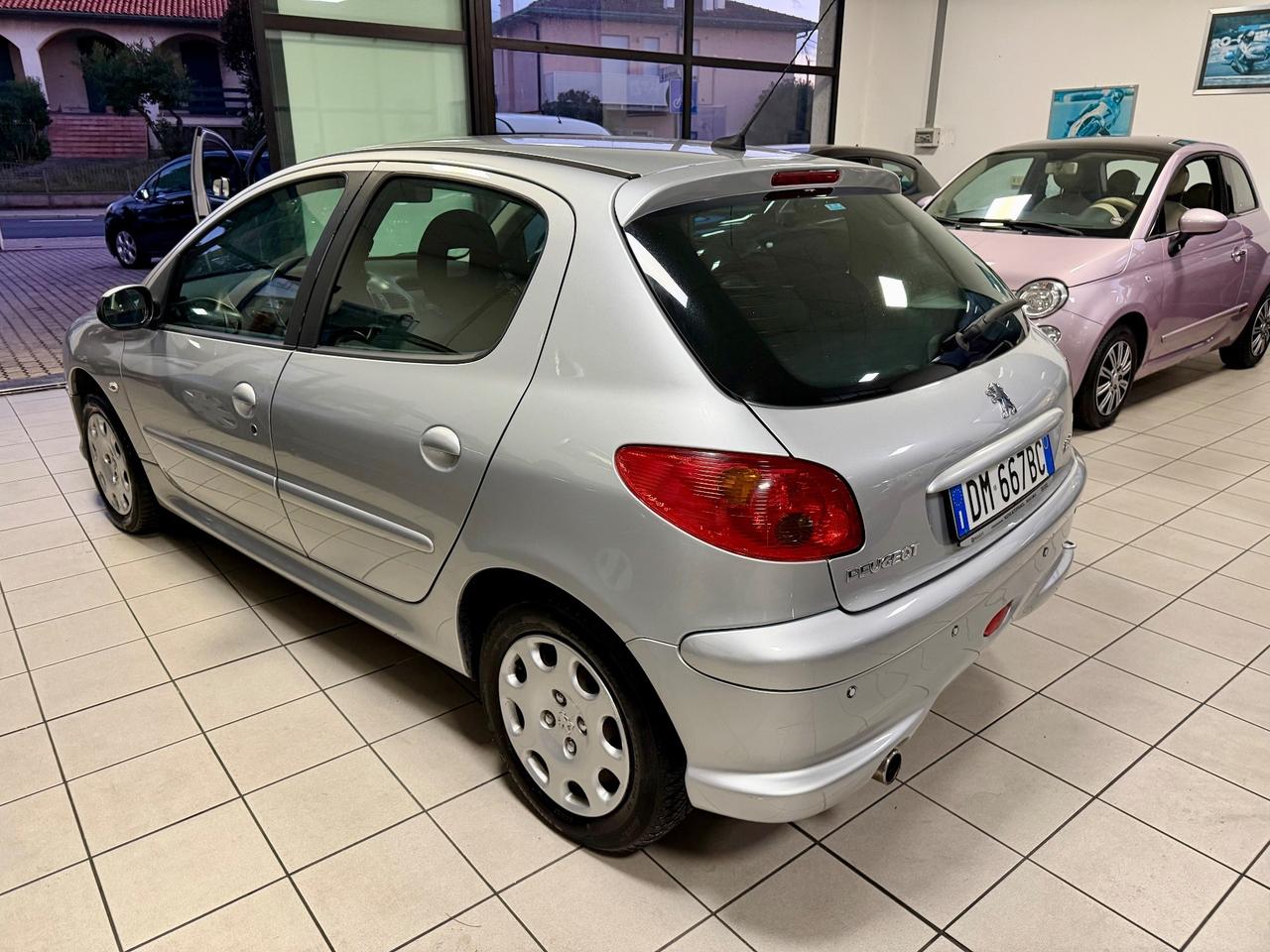 Peugeot 206 1.4 5p. Com METANO