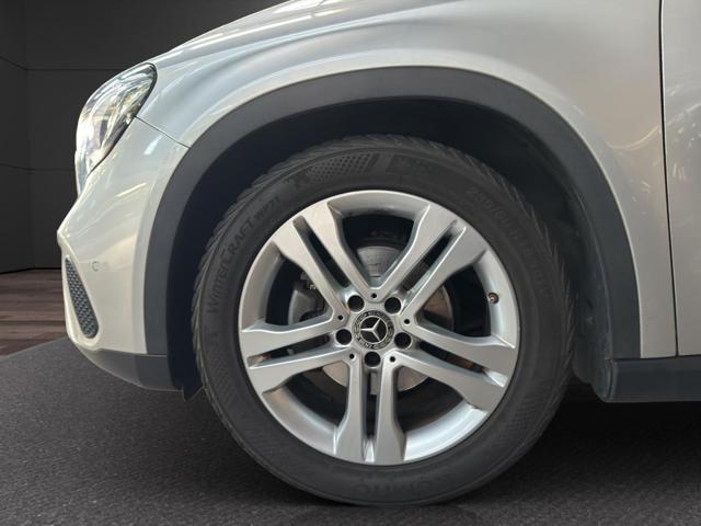 MERCEDES-BENZ GLA 180 Sport