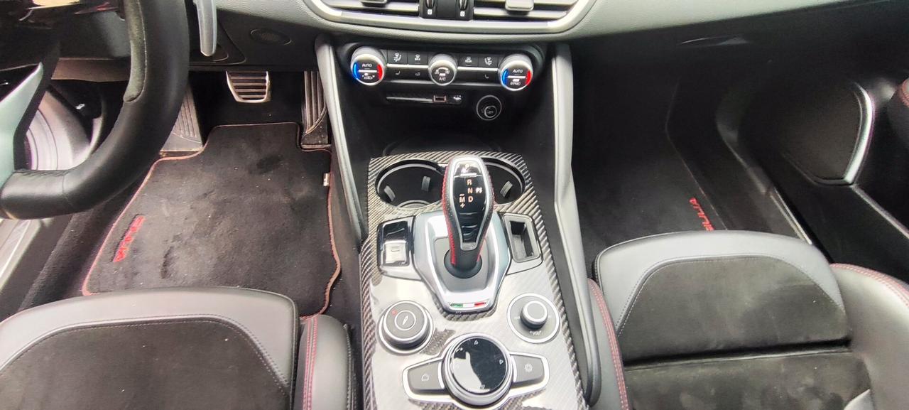 Alfa Romeo Giulia 2.2 Turbodiesel 210 CV AT8 AWD Q4 Estrema