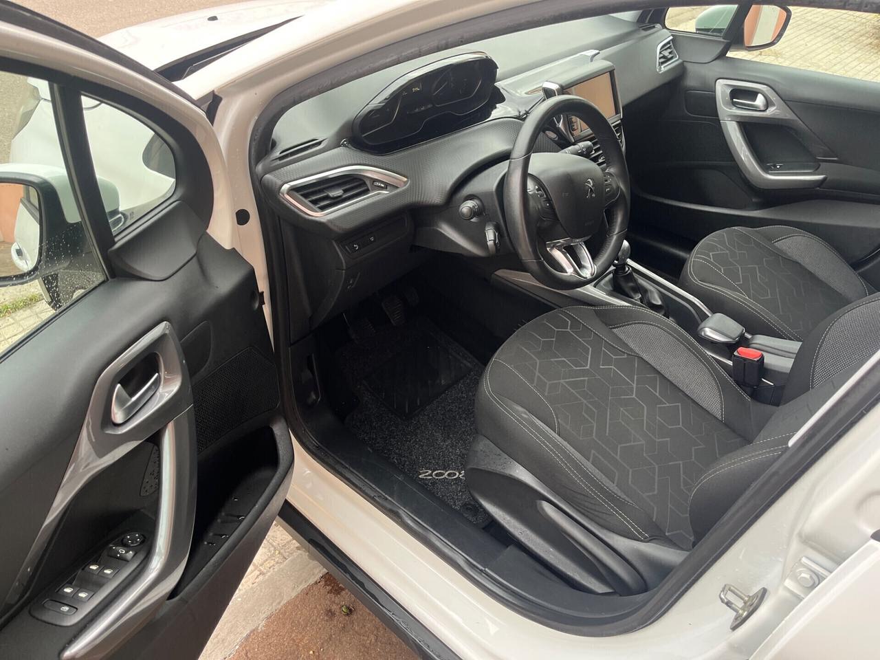 Peugeot 2008 BlueHDi 100 Active