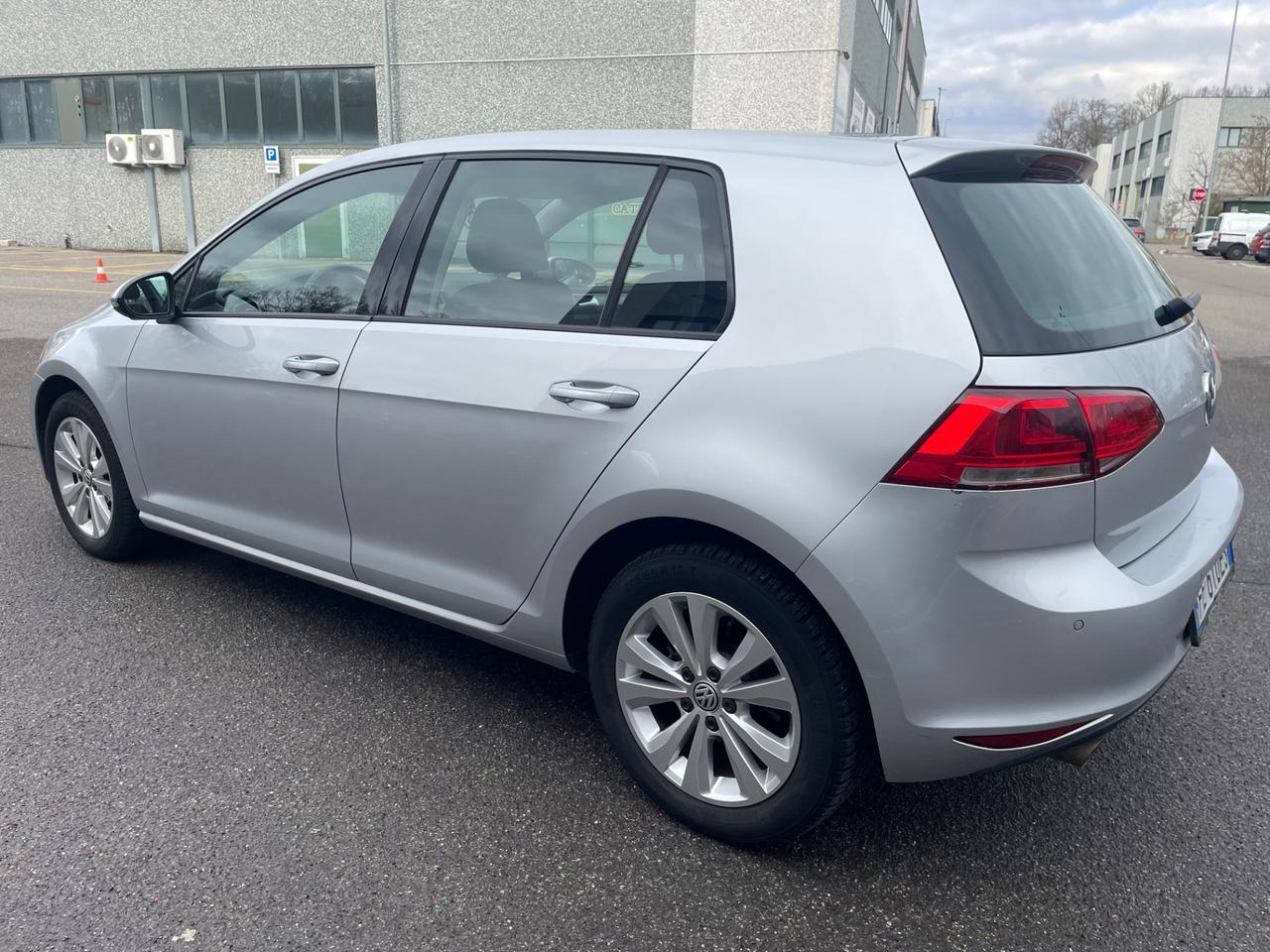 Volkswagen Golf 1.6 TDI 110 CV*Automatik*Neopatentati*