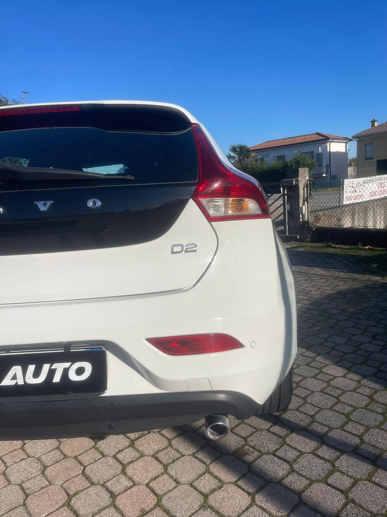 Volvo V40 D2 R-design