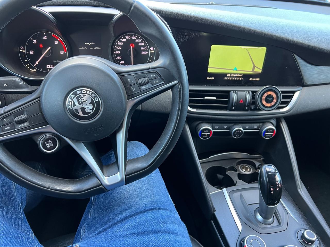 Alfa Romeo Giulia 2.2 150cv AT8 2017