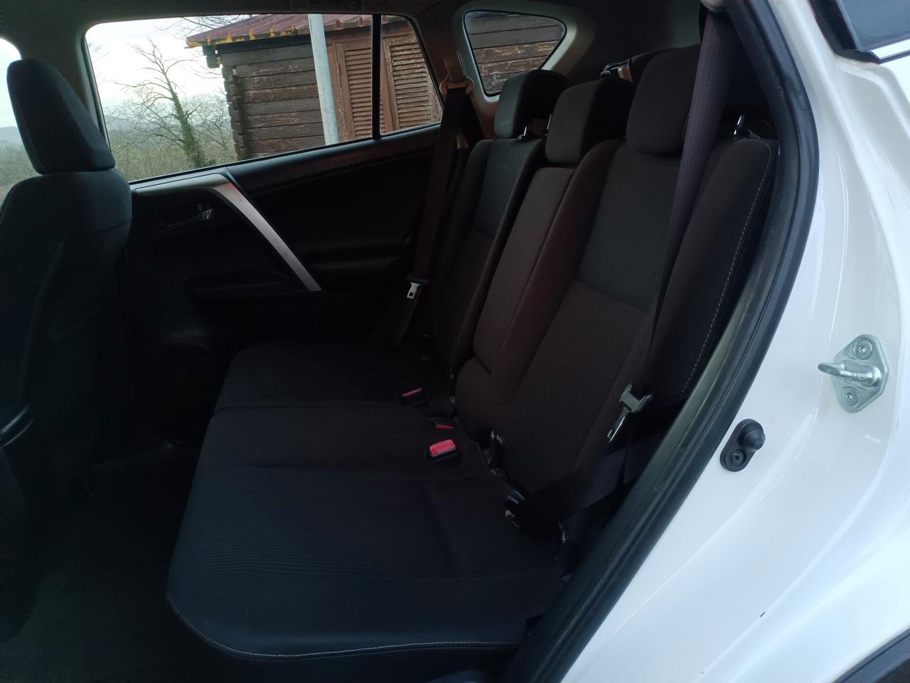 Toyota RAV 4 RAV4 2.0 D-4D 2WD Active