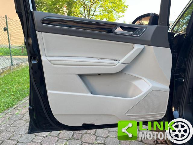 VOLKSWAGEN Touran 2.0 TDI 190 CV DSG Executive 7 Posti