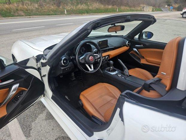 FIAT 124 Spider Turbo Lusso