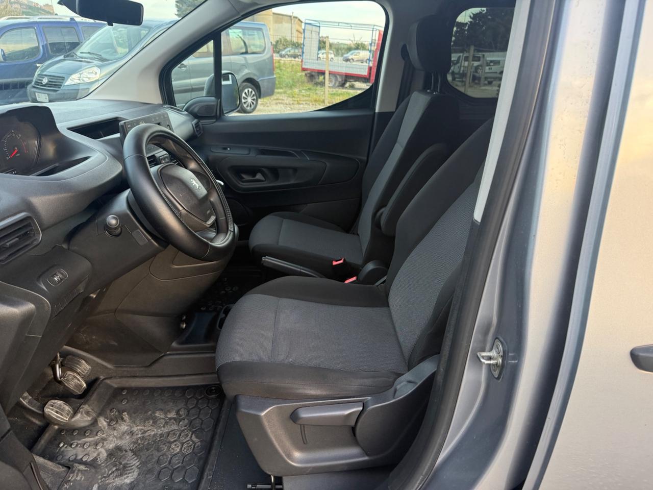 Peugeot Partner BlueHDi 130 cv n1 -5 posti